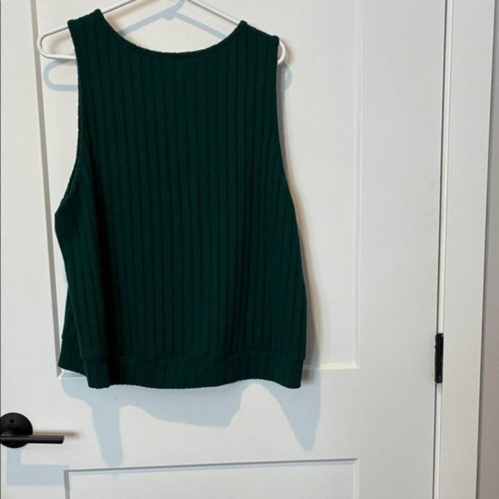 Green Ribbed Top. B1 - Picture 3 of 3